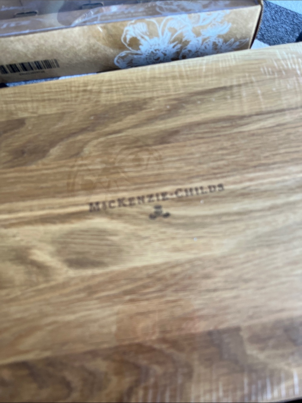 MacKenzie-Childs cardinal wood serving board & jubilee spreaders. Set. New! - Picture 4 of 9